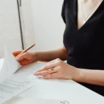 Assinatura contestada: quando uma perícia grafotécnica pode ser necessária?